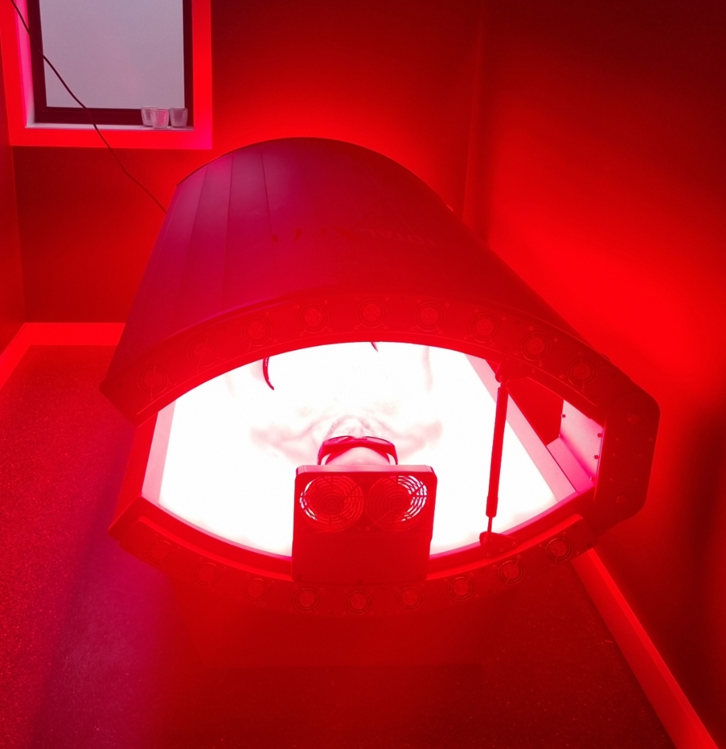 How an Infrared Light Therapy Bed May Help Improve Skin Health